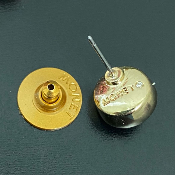 Vintage MONET Signed Blue CZ Stone Gold-plated Stud Earrings 5g. - Picture 12 of 13